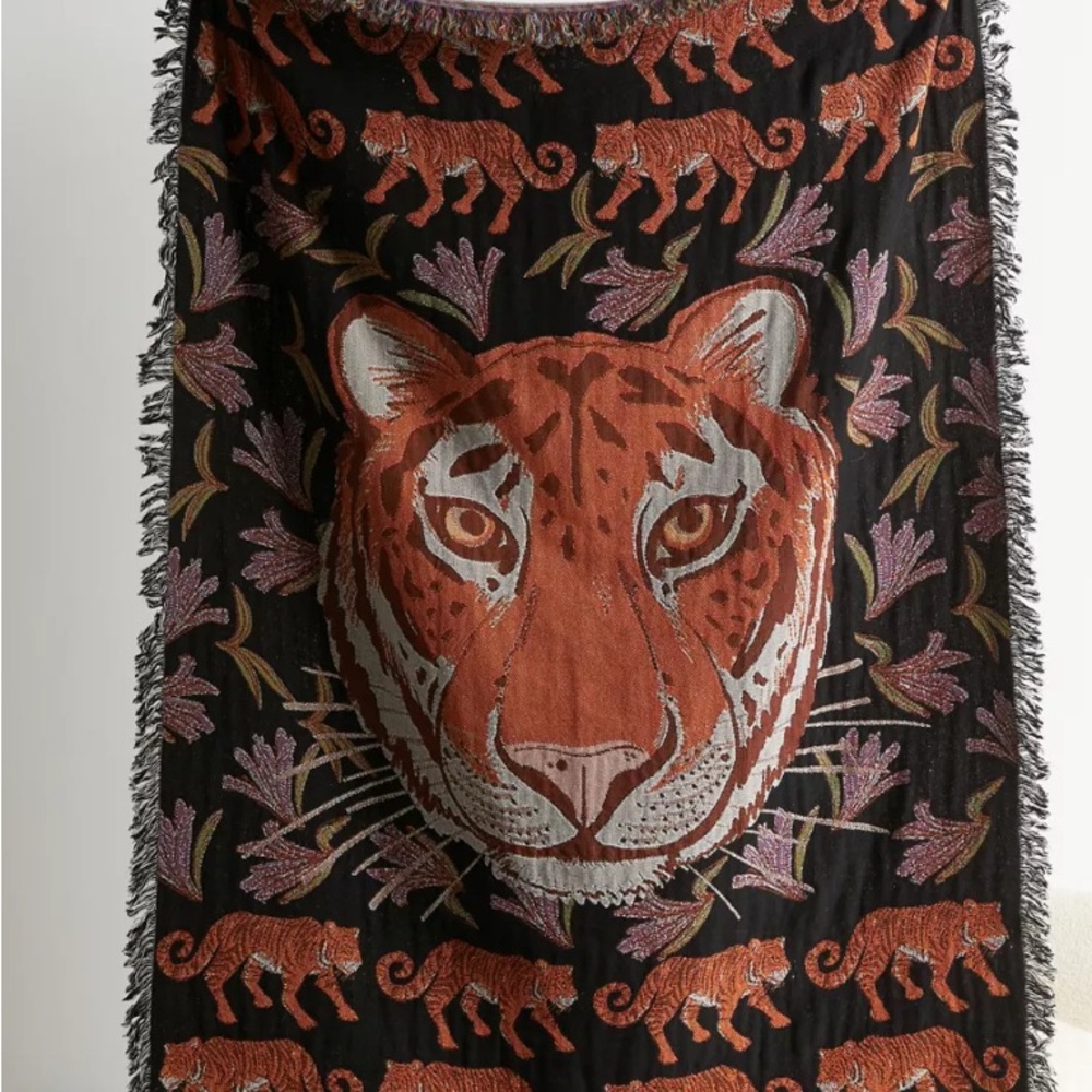 Calhoun &Co. Tiger 🐅 Knit Throw Blanket - Black & Orange
